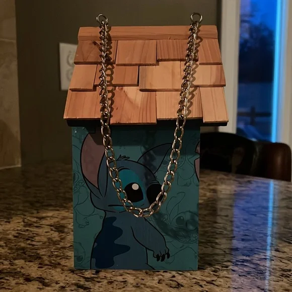 Lilo & Stitch Birdhouse - Picture 4 of 6